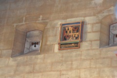 pic_Gibelwand-mit-Wappen